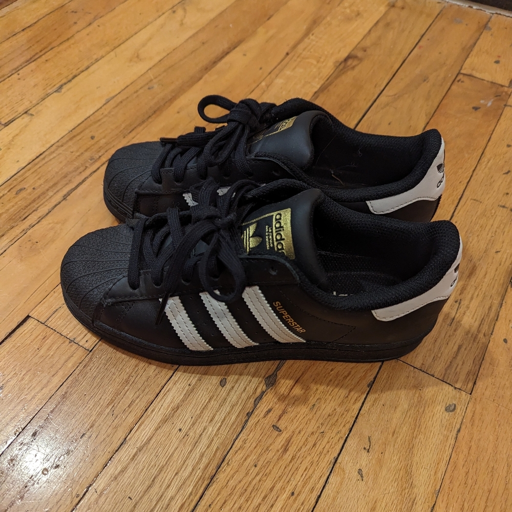 Adidas Superstar black size 7